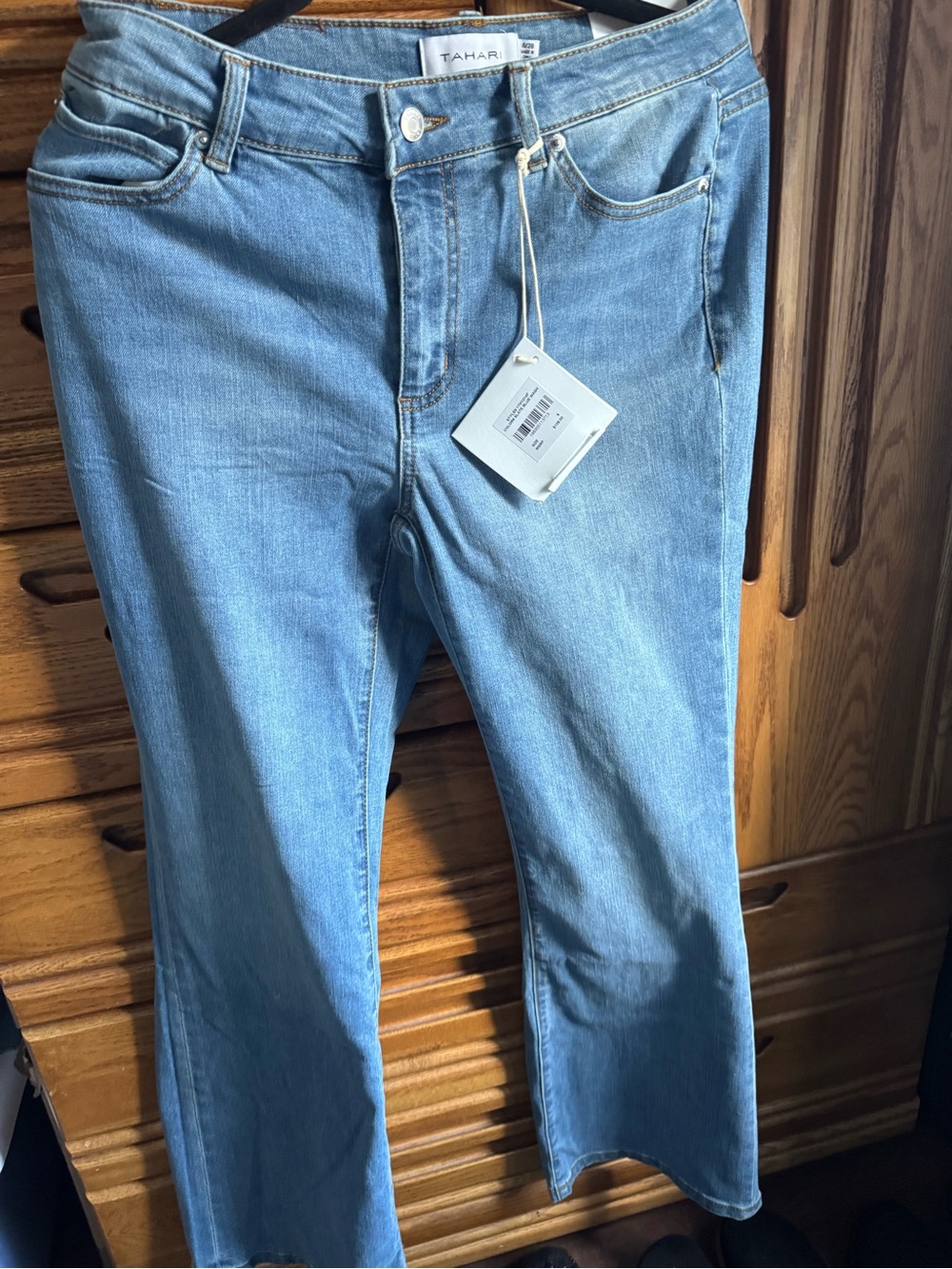Tahari Light Blue Flare Jeans size 6/28